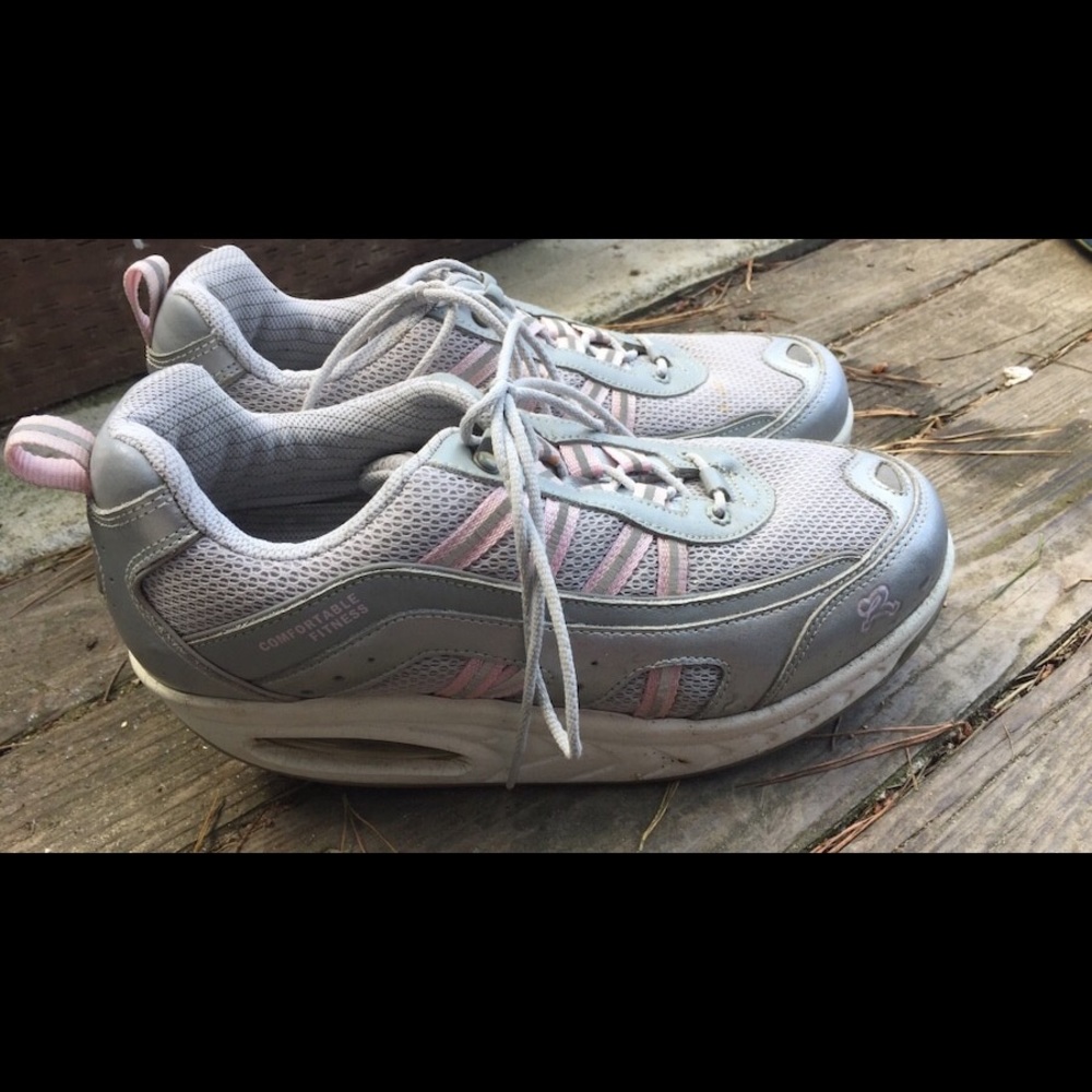 RYNS Walking Shoes 9.5